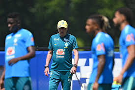 Escalação da Seleção: Ancelotti testa opções e faz mistério sobre substituto de Paquetá