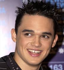 As if young Gareth needs any form of introduction! His hair looks a lot better these ... - 550x600_gareth_gates