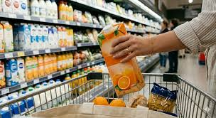 Zakupy 2 maja 2026: Do której czynna Biedronka, Żabka, Lidl, Carrefour, Kaufland i Dino? Zmiany w godzinach otwarcia w majówkę