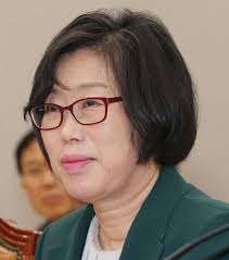 Oceans and Fisheries Minister Yoon Jin-sook listens to lawmakers&#39; questions at a session of the National Assembly Food, Agriculture, Forestry and Fisheries ... - 04-25-04-01(0)