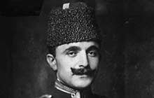 Enver Pasha, Turkish minister for war, in 1914. Photo: Hulton Archive. Here had been another of Churchill&#39;s Napoleonic themes. - EnverPasha220x140
