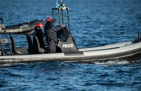 Vor den Augen ihrer Frauen: Männer gehen im Bodensee unter