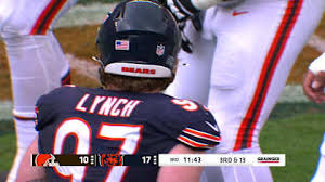 Shedeur Sanders' 35-yard strike to Luke Floriea gives Browns red-zone access in Chicago