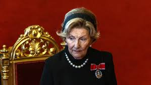 La reina Sonia de Noruega pierde el tratamiento de “majestad” tras la muerte de Harald V