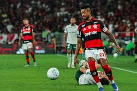 Flamengo x Coritiba: over 2,5 gols tem odds de 1.78