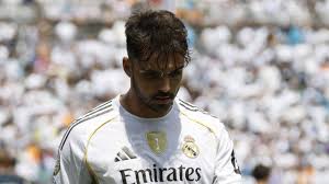 راؤول أسينسيو يعتذر لجماهير ريال مدريد عن أدائه في كأس العالم للأندية