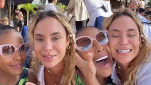 Eliminadas do BBB 26, Sol Vega e Sarah Andrade se reencontram durante Carnaval