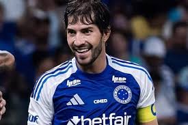 Craques do Cruzeiro convocam torcida para jogão contra Grêmio no DF