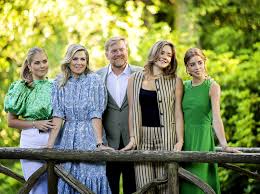 Amalia volgt moeder Máxima op de voet in waardering Nederlanders, meer mensen tevreden over koning