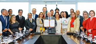 Governo do Brasil institui Dia Nacional em Memória das Vítimas da Covid-19 e promove homenagens em monumentos de seis capitais do país — Ministério da Saúde