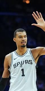 Spurs vs Clippers: Análisis de las apuestas y contexto clave para el partido de la noche