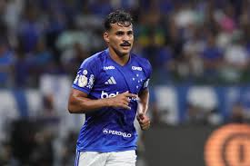 Jardim indica, e Flamengo prepara investida por Kaiki, do Cruzeiro