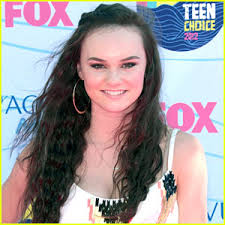 Madeline Carroll: The CW&#39;s &#39;Blink&#39; Lead! Madeline Carroll is heading to TV! The 16-year-old actress was just cast as Ari in the upcoming CW show, Blink, ... - madeline-carroll-blink-pilot