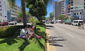Evacuaciones, crisis nerviosas y caída de rocas en Acapulco por sismo