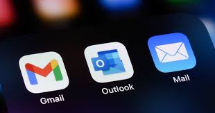 Outlook down LIVE: Microsoft users report issues with accounts due to 'outage'