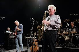 Dick Parry, saxofonista que fez história com o Pink Floyd, morre aos 83 anos