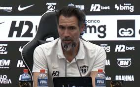 Domínguez ressalta conexão com jogadores e crescimento do Atlético: 'Acreditar'