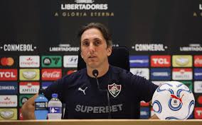 Zubeldía comenta futuro de Canobbio no Fluminense: 'Espero que seja o melhor'
