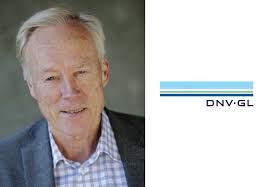DNV GL&#39;s Dr. Carl Arne Carlsen was recognized with a Distinguished Individual Achievement Award at the Annual OTC Dinner on Sunday, May 4. - DNV-GL-OTC-Award