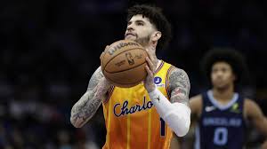 Hornets’ LaMelo Ball catches ‘hell nah’ stray from Moussa Diabate for driving skills