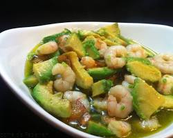 Imagen de Montadito de gambas al ajillo con aguacate