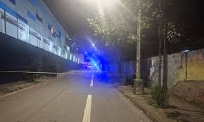 Após briga de alunas, homem é baleado em frente escola de Santo André