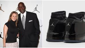 Michael Jordan’s Air Jordan 17 Is Coming Back in Black for the First Time — With a New Update