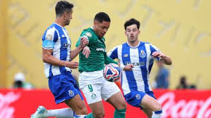 Atacante do Cruzeiro elogia times brasileiros contra europeus no Mundial