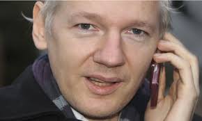 Resultado de imagem para fotos de julian assange