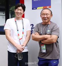 [B-Hind★] La leyenda Park Ji-sung se encuentra con el papá Park Hang-seo: «¿El partido contra la República Checa? ¡Que les vaya bien!» Son Heung-min se prepara para el día decisivo de su vida