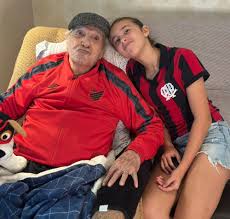 Aos 101 anos, eterno ídolo do futebol brasileiro inspira bisneta no esporte
