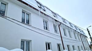 Proprietarii și administratorii, obligați să îndepărteze zăpada