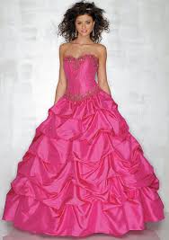 Resultado de imagem para vestidos de 15 años