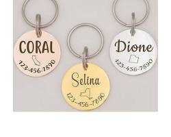 pet tag with a name and phone numberの画像