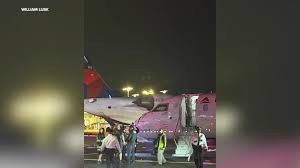 Two Delta Jets Collide at LaGuardia Airport: One Wing Detached, Injury Reported