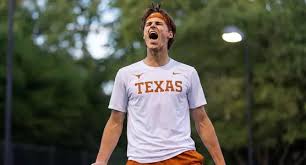 Men’s Tennis signs transfer Gabriel Debru