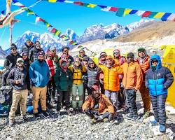 Image of Mount Everest expedition team