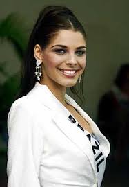 A Miss Brasil Gislaine Ferreira não ganhou a coroa de Miss Universo, e nem ficou entre ... - urgente_05