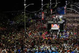Salvador abre Carnaval com Margareth, Bell e homenagem ao samba