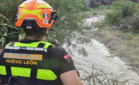 Lluvias provocan inundaciones y movilización de rescatistas en Monterrey