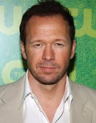 (photo Donald Wahlberg Jr.) 1...... &gt;&gt;&gt;&gt; - wahlberg_1-1