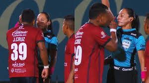 Futbolista del Tepatitlán FC agrede a la árbitra Lizzet Amairany García en partido