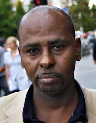 Bashe Musse is among the Somalian activists in Norway who&#39;s bashing the Somalian woman&#39;s book. He says she&#39;s a coward for not writing under her own name, ... - _d_jpg_835842f