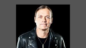 Brad Arnold, 3 Doors Down Frontman, Dies at 47 After Cancer Battle