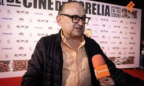 Celebra Lalo España casi 20 años de Las Leyendas