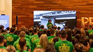 “Véio da Havan” antecipa 14º salário e libera R$ 90 milhões a funcionários