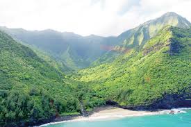 Helicopter crashes on Kauai’s Na Pali coast; injuries reported