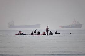 A new exchange of fire with Iran in the Gulf tests the fragile ceasefire