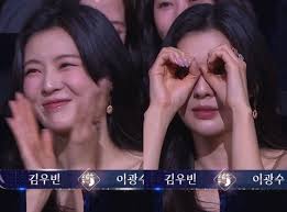 이선빈 이광수 청룡