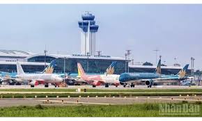 Garantizar la seguridad de las operaciones de transporte aéreo.